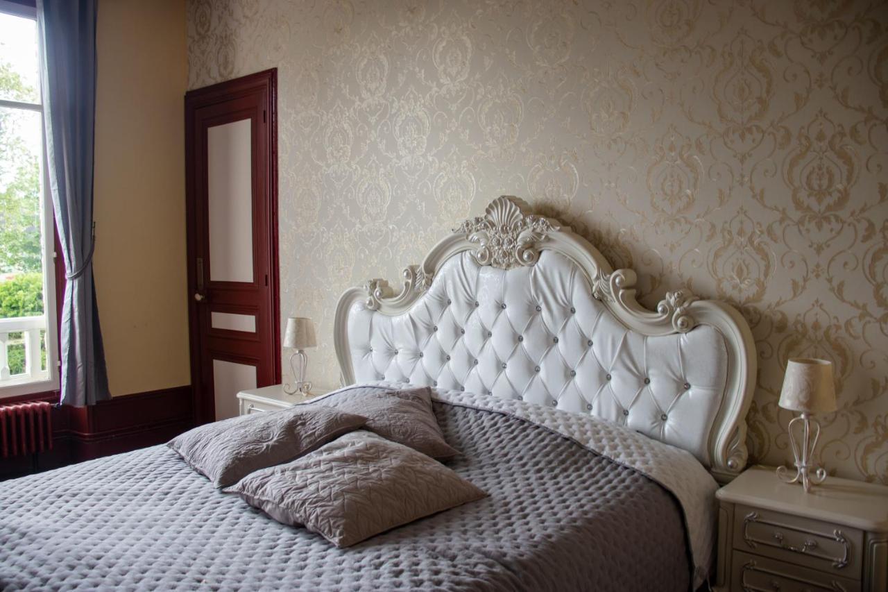 Le Pavillon De St Agnan Hotel Hautefort Buitenkant foto