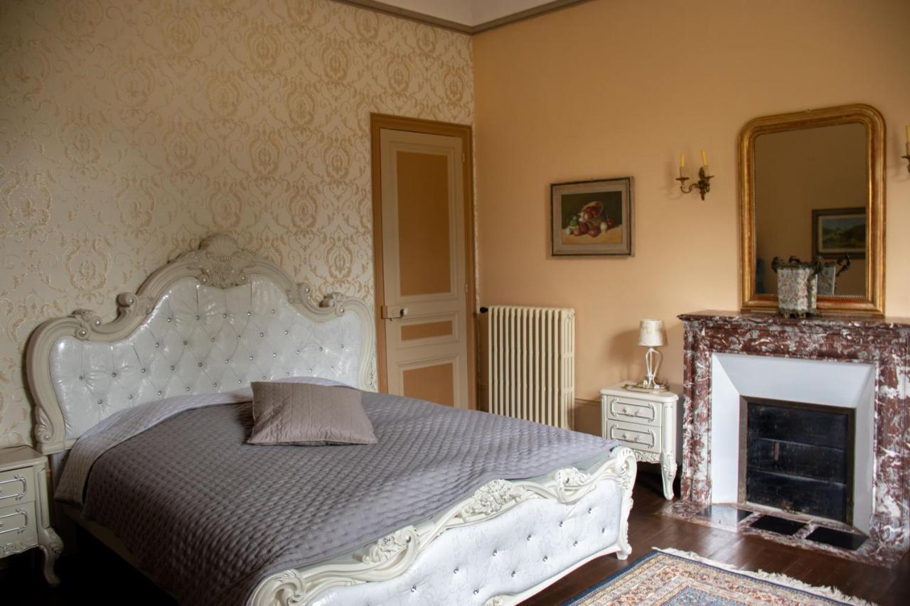 Le Pavillon De St Agnan Hotel Hautefort Buitenkant foto