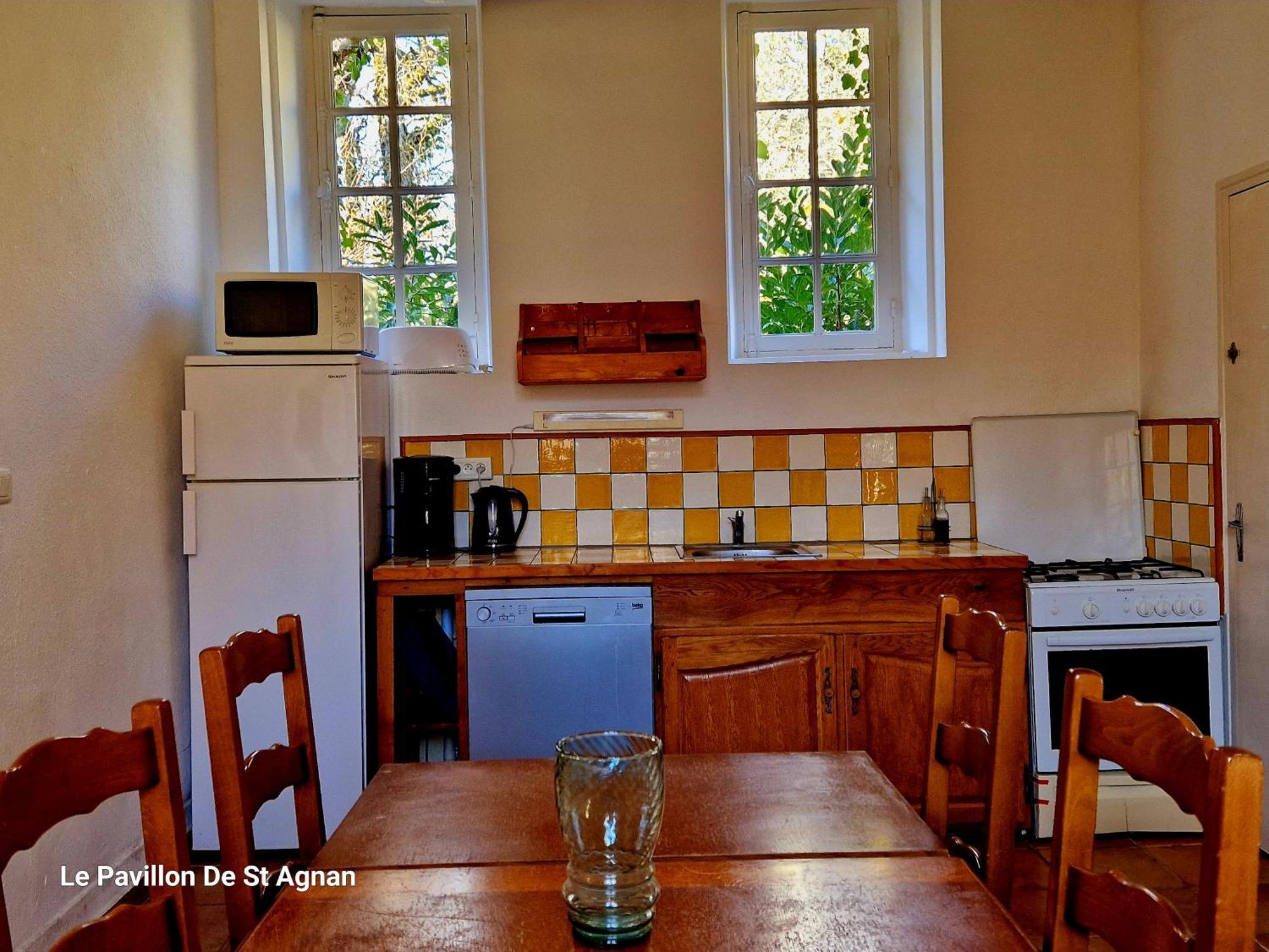Le Pavillon De St Agnan Hotel Hautefort Buitenkant foto
