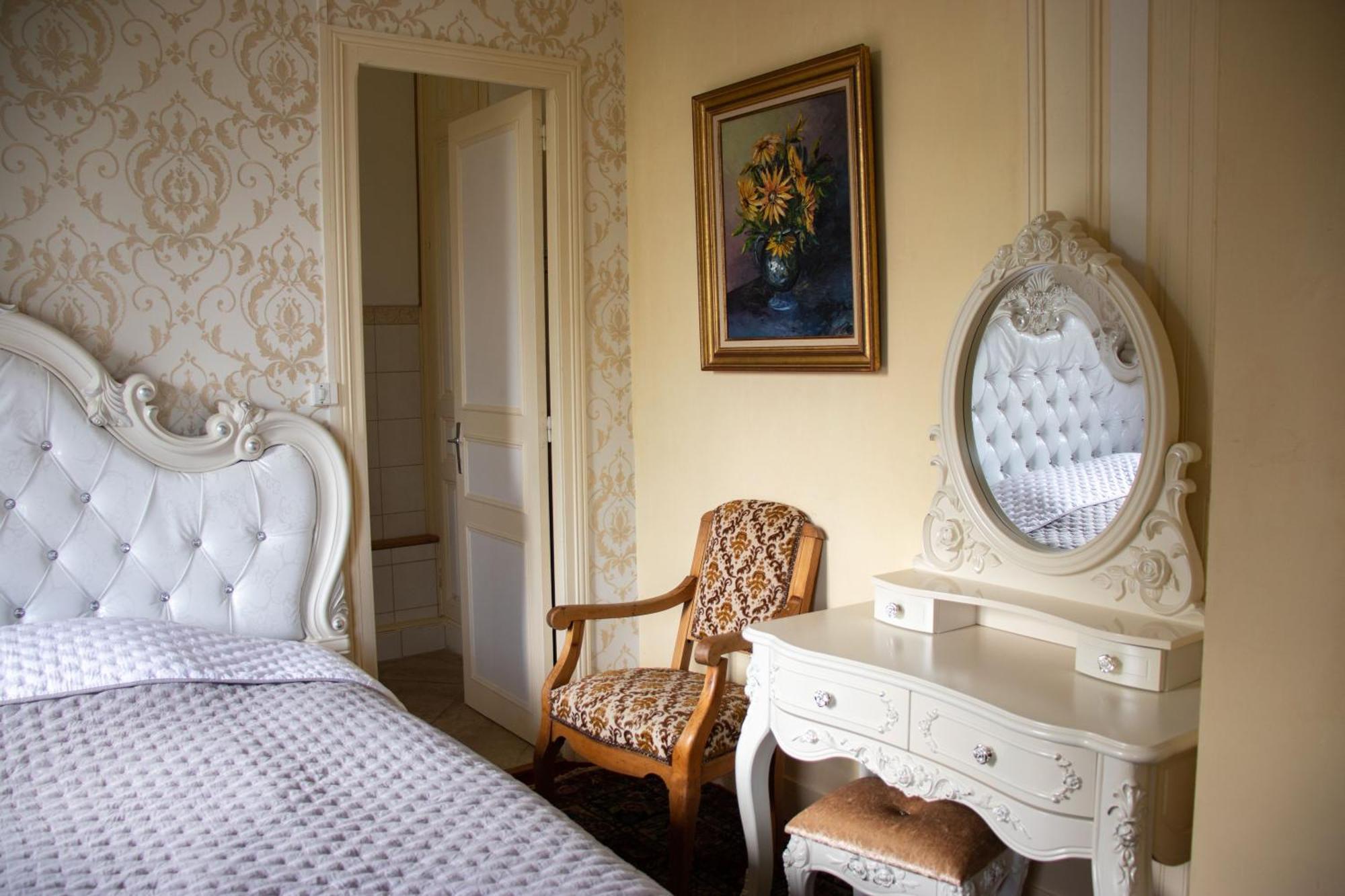 Le Pavillon De St Agnan Hotel Hautefort Buitenkant foto