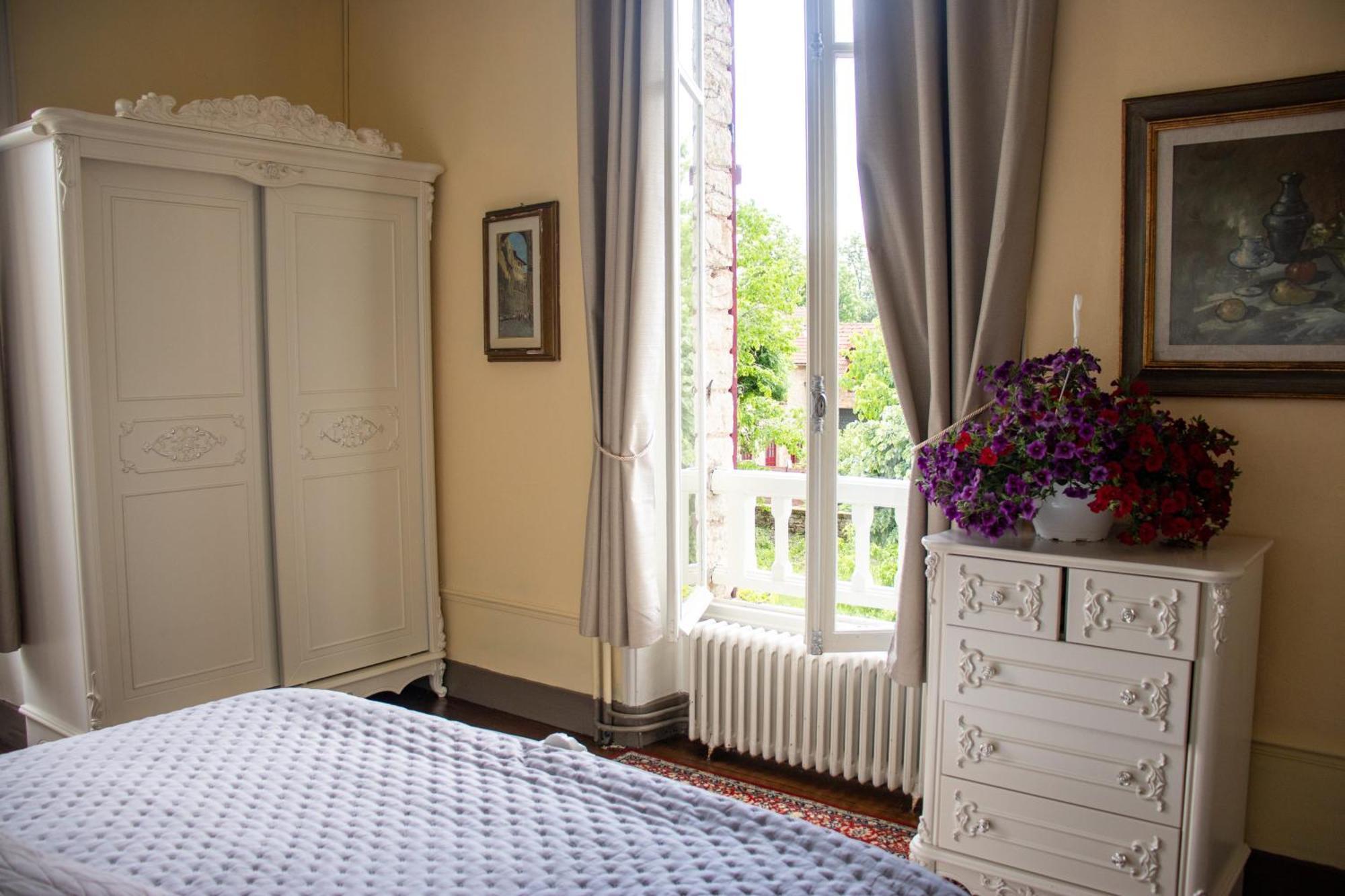 Le Pavillon De St Agnan Hotel Hautefort Buitenkant foto
