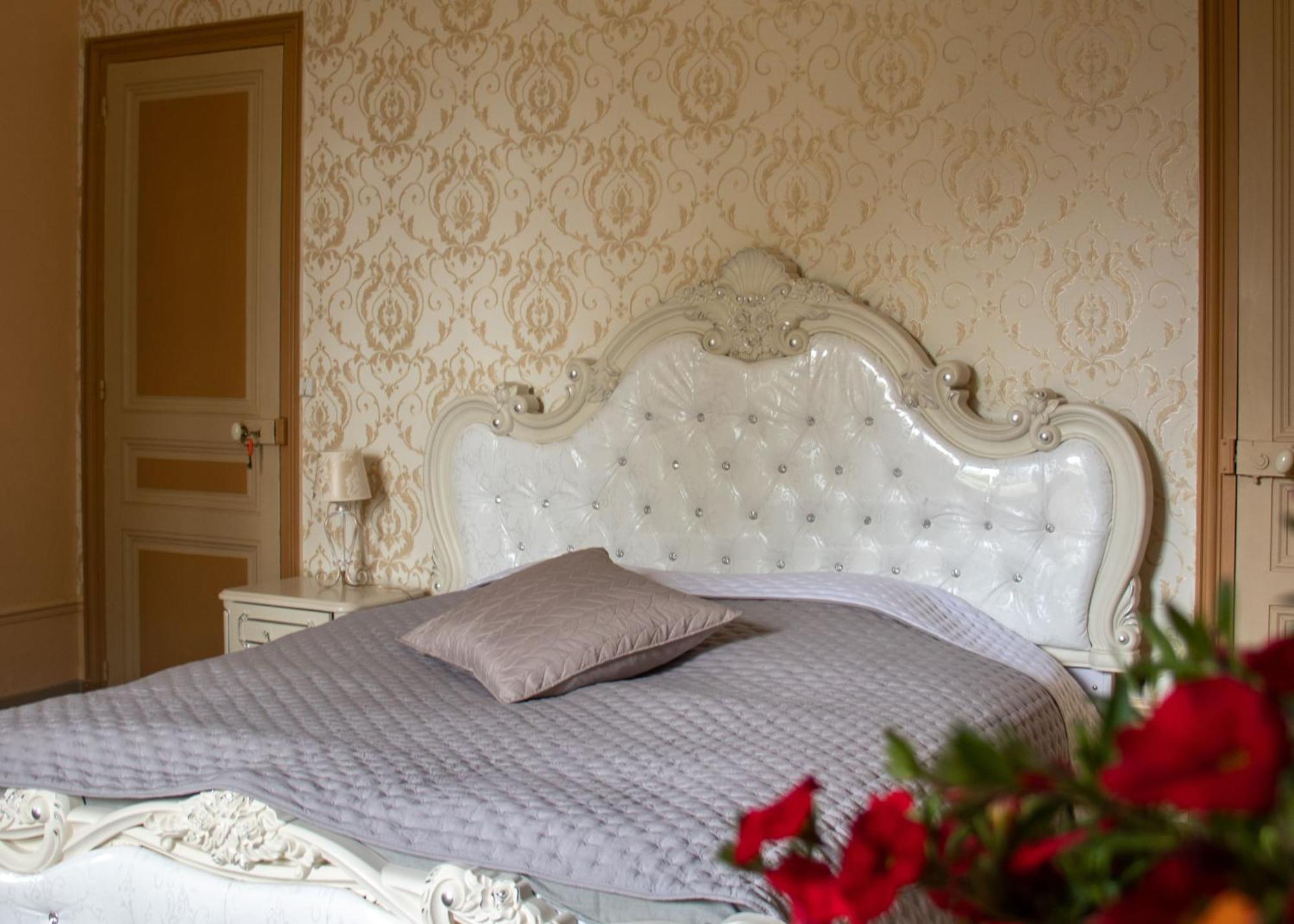 Le Pavillon De St Agnan Hotel Hautefort Buitenkant foto
