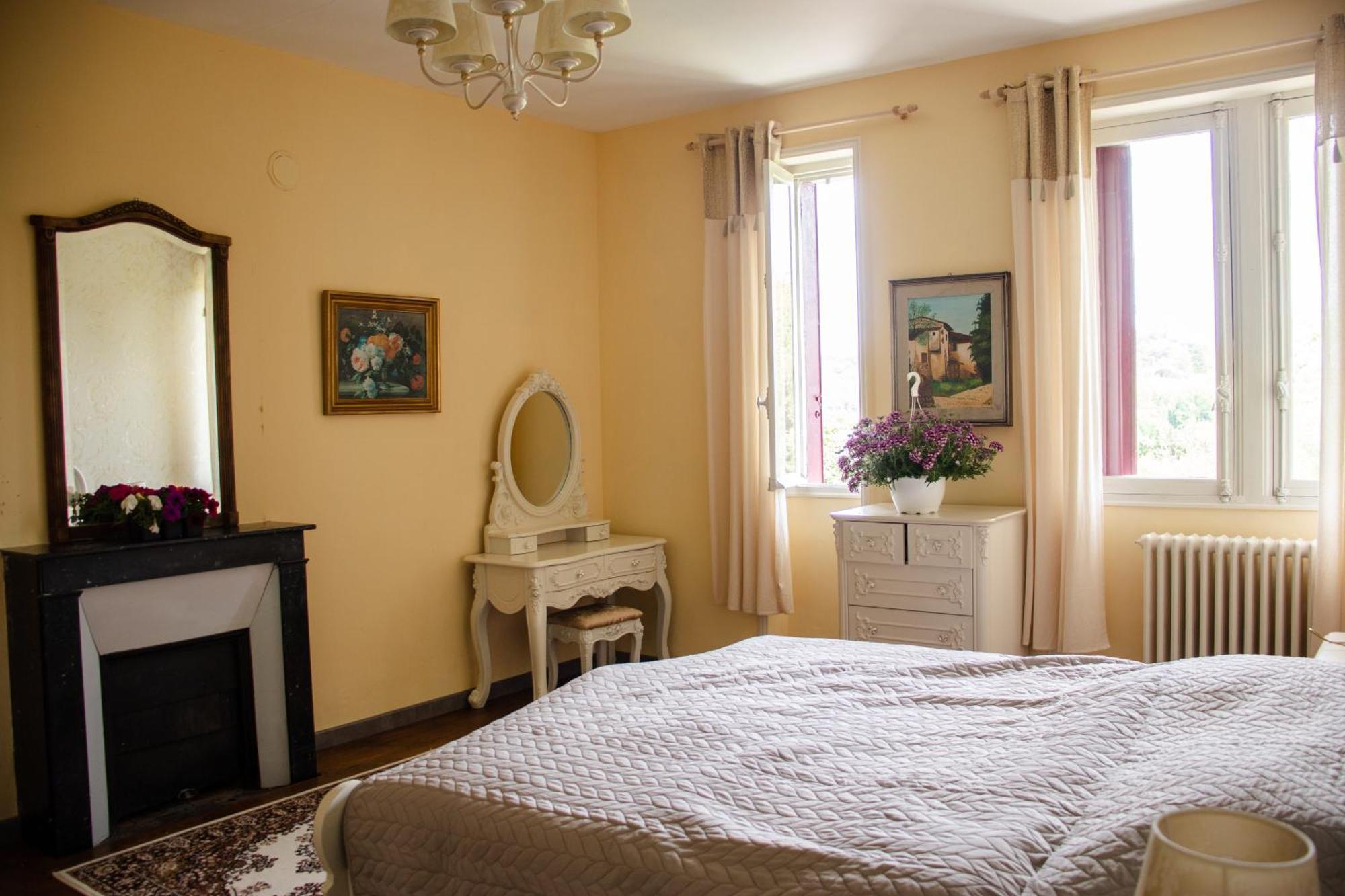 Le Pavillon De St Agnan Hotel Hautefort Buitenkant foto
